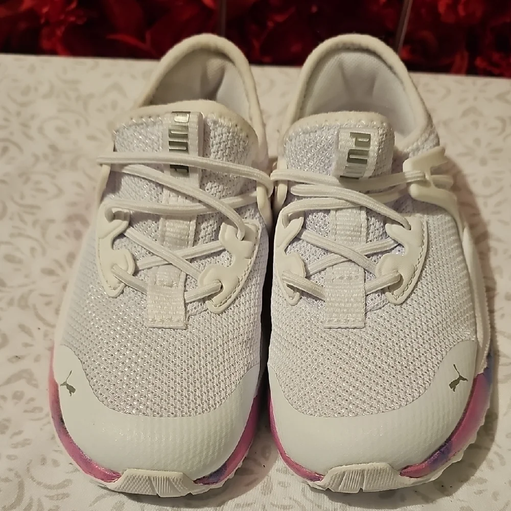 PUMA NEW Girls White Sneakers with Pink Accents Size 9
